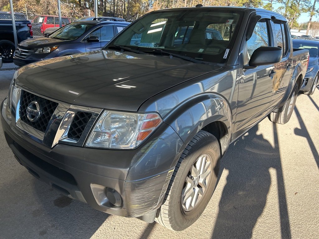 Used 2018 Nissan Frontier SV image 2