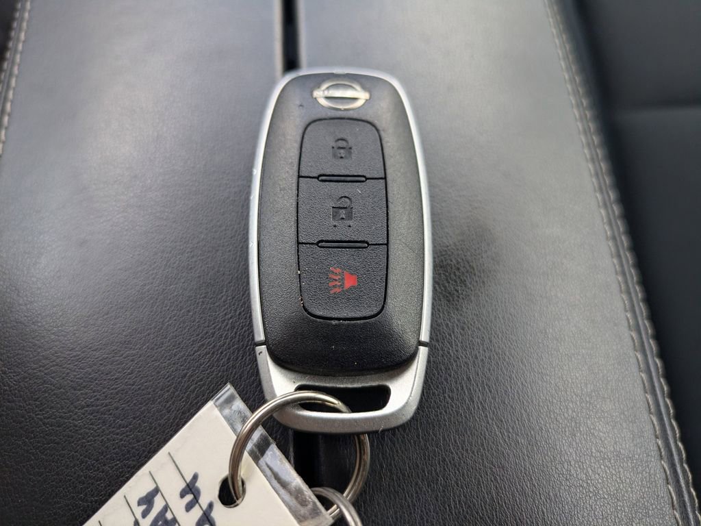 Used 2023 Nissan Rogue S AWD/4WD image 29