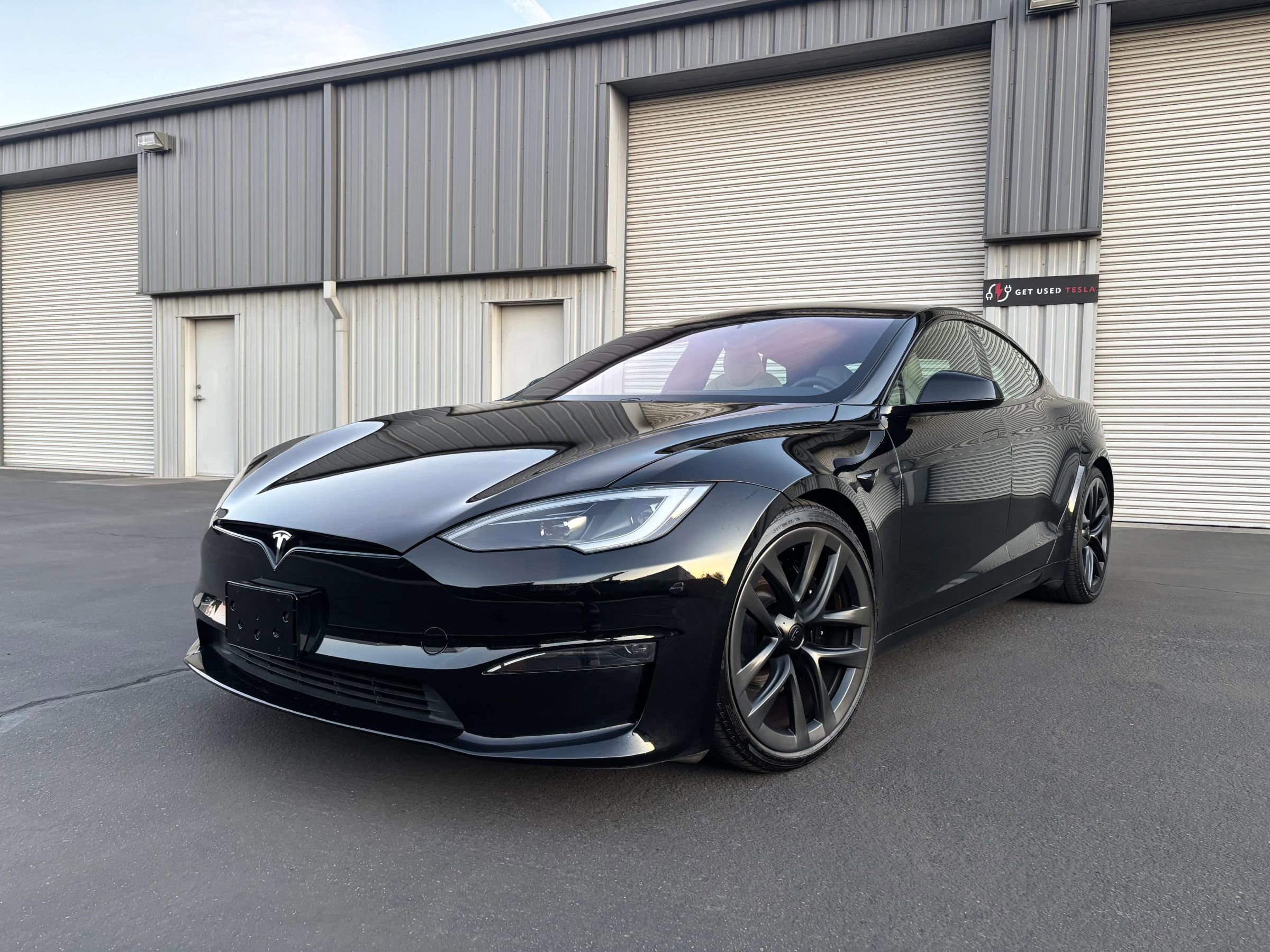 Used 2023 Tesla Model S Standard Range image 4