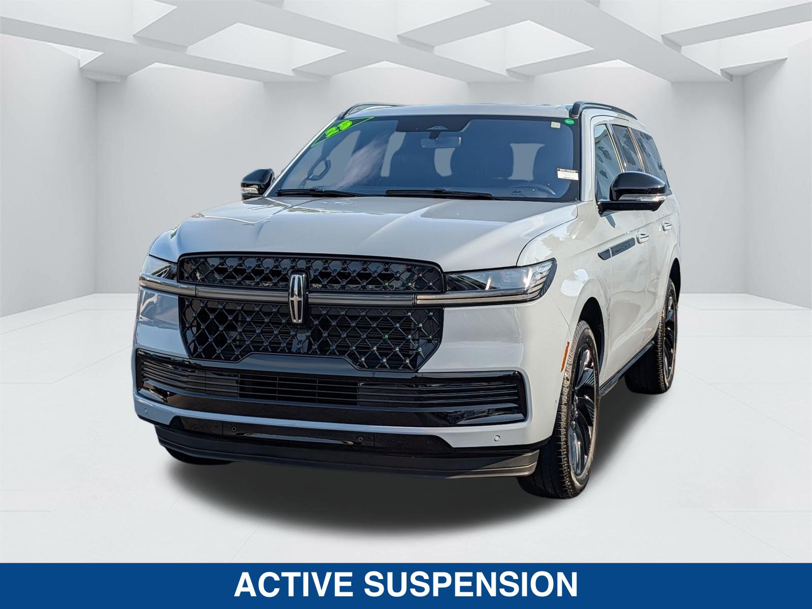 Used 2025 Lincoln Navigator Reserve w/ Jet Appearance Package AWD/4WD image 8