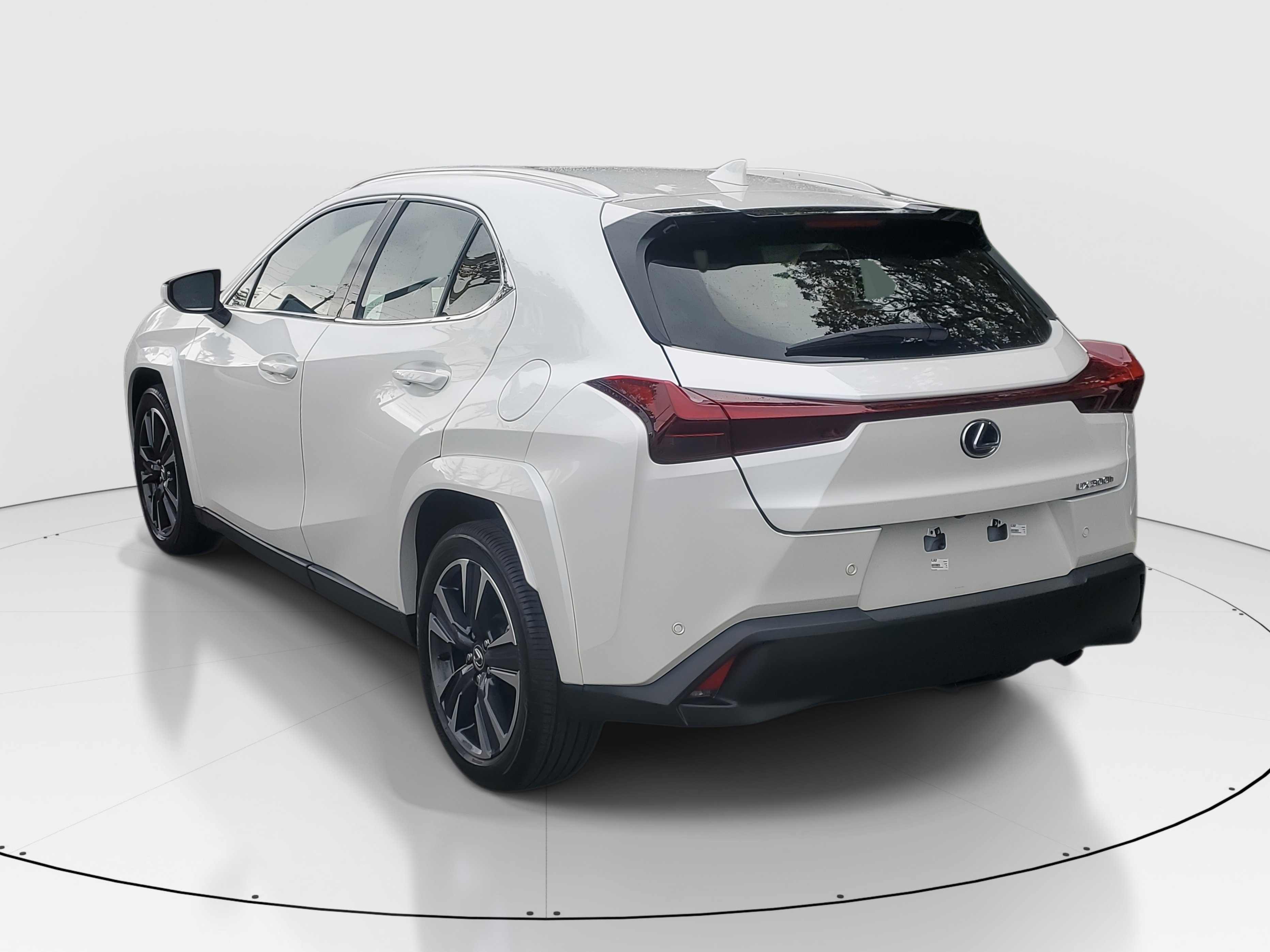 Used 2025 Lexus UX 300h FWD image 5