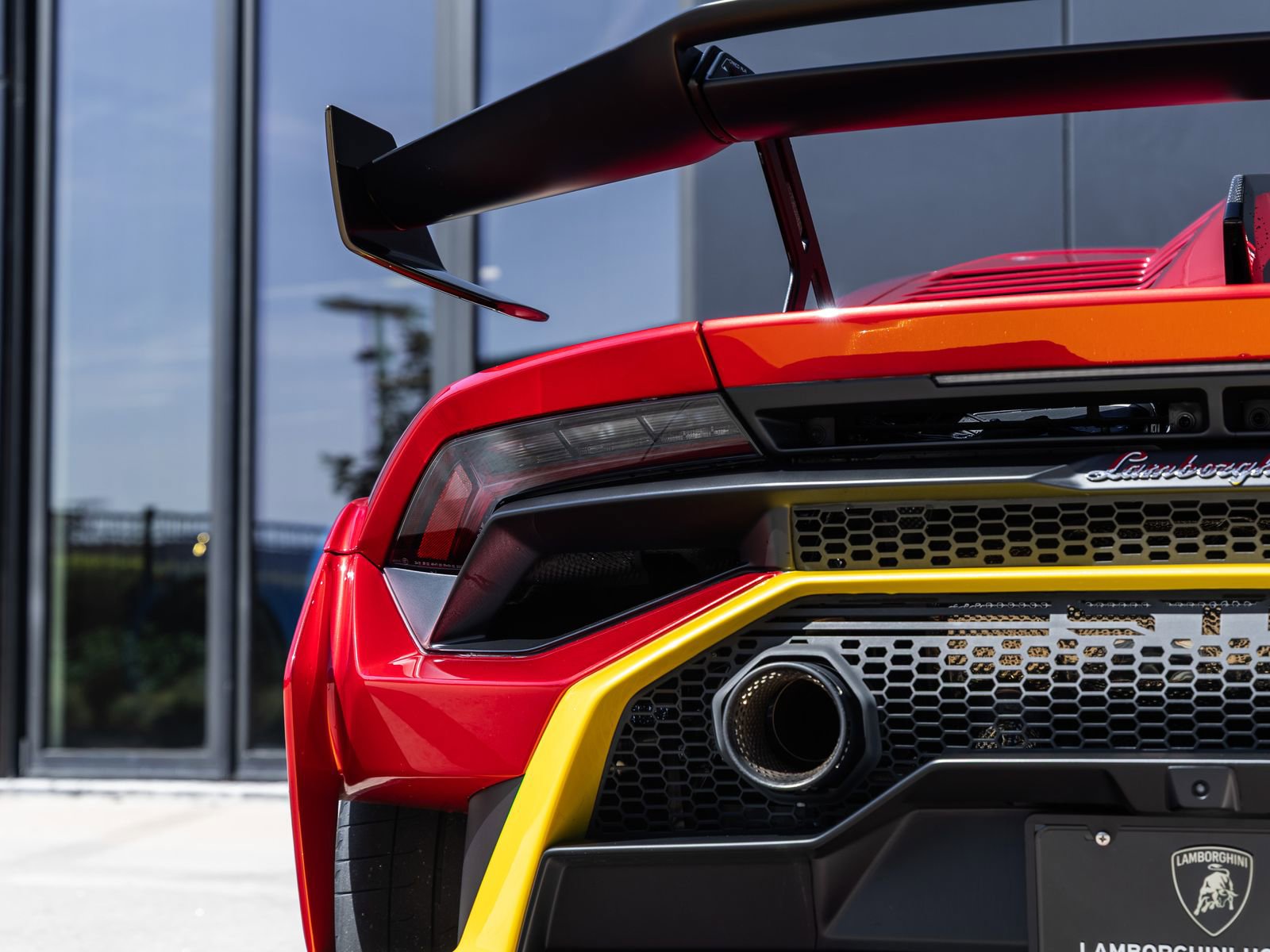 Used 2022 Lamborghini Huracan STO image 12