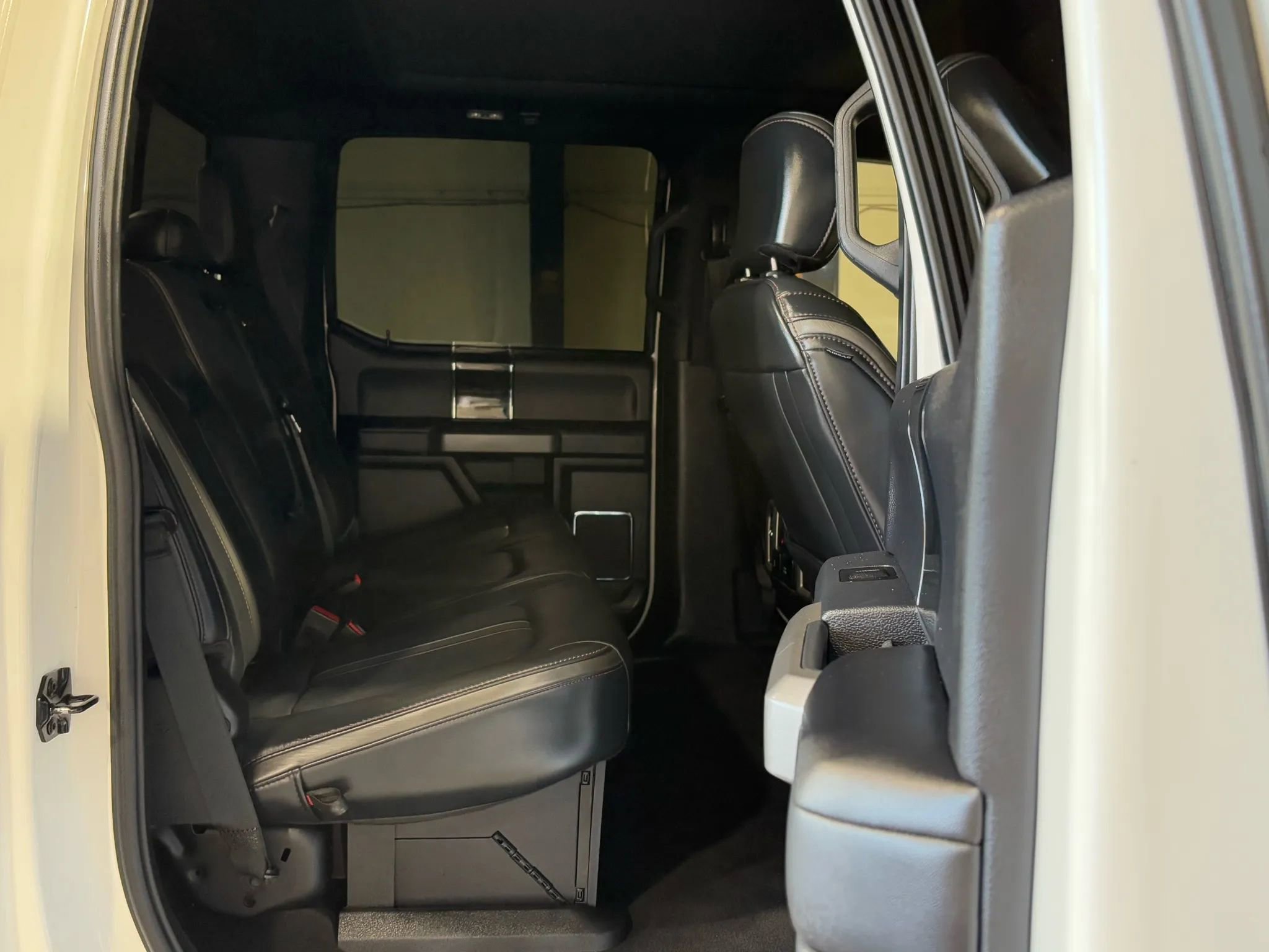 Used 2022 Ford F250 Platinum image 11