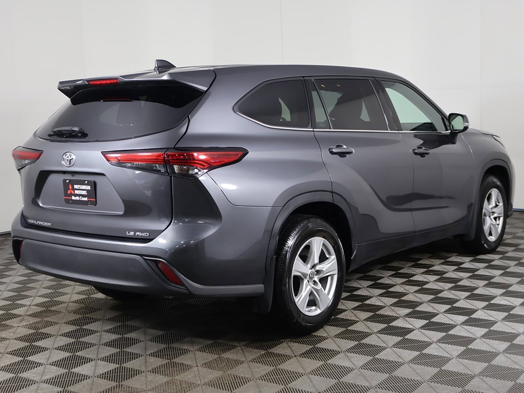 Used 2022 Toyota Highlander LE image 9