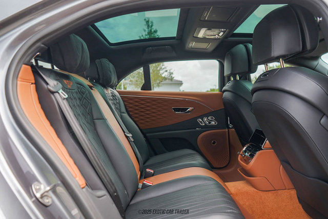 Used 2022 Bentley Flying Spur Plug-In Hybrid image 61