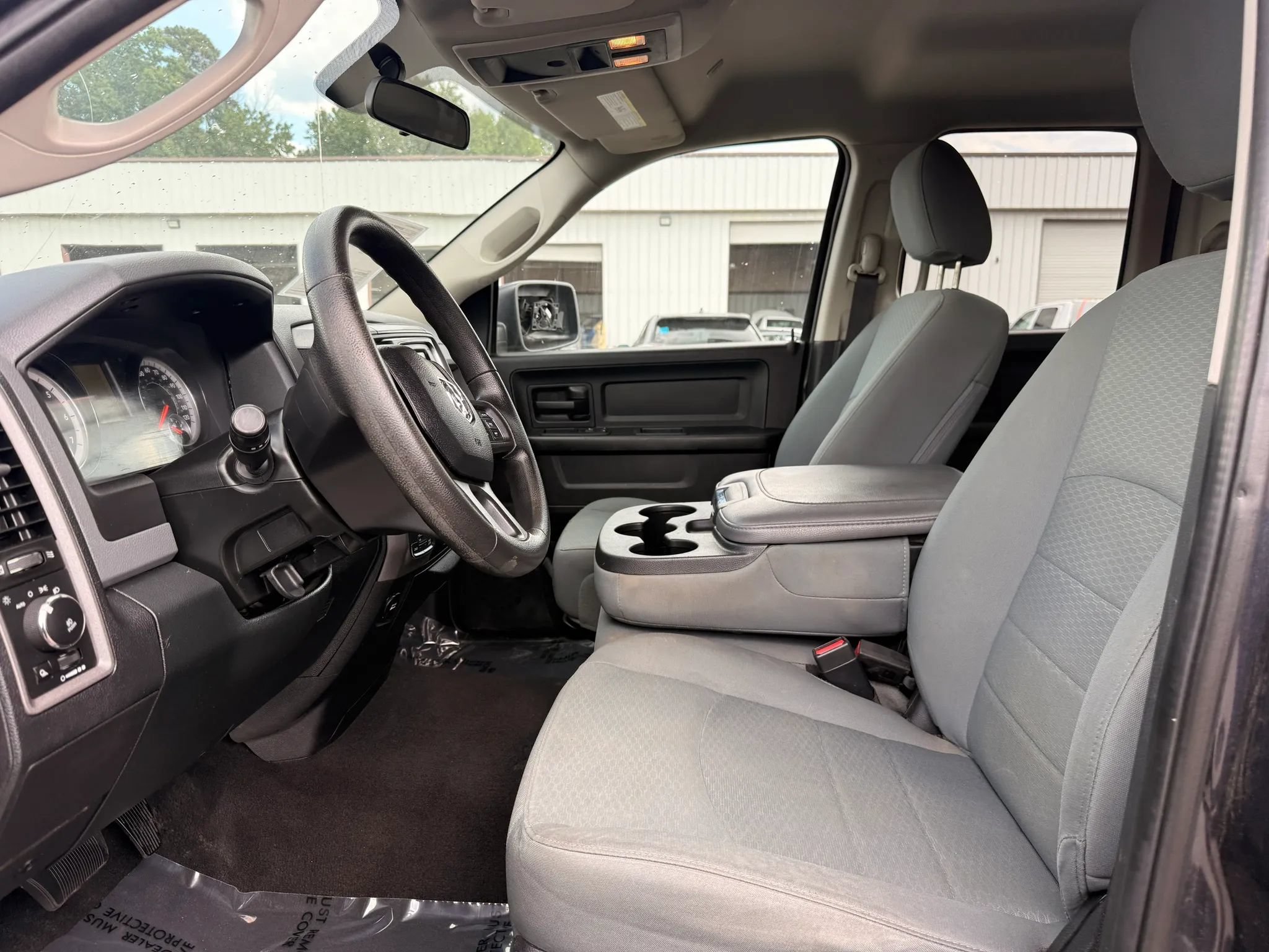 Used 2017 RAM 1500 Express AWD/4WD image 2