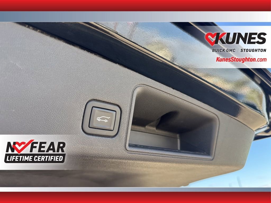 Used 2024 GMC Terrain SLT AWD/4WD image 19