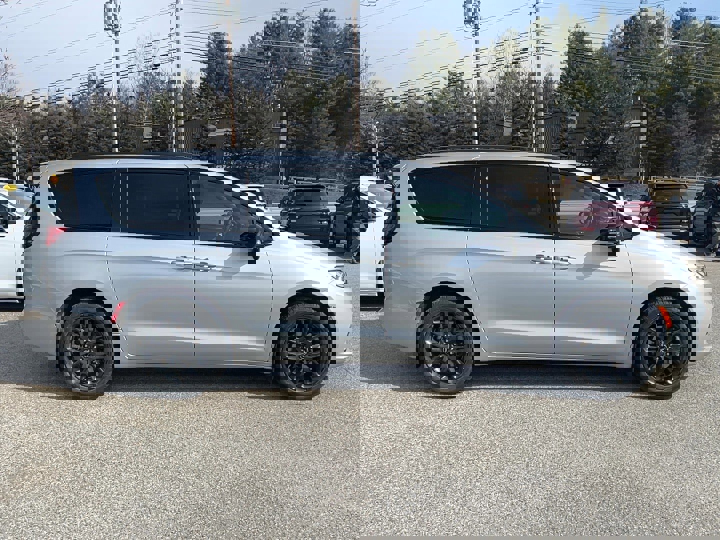 New 2026 Chrysler Pacifica Limited image 4