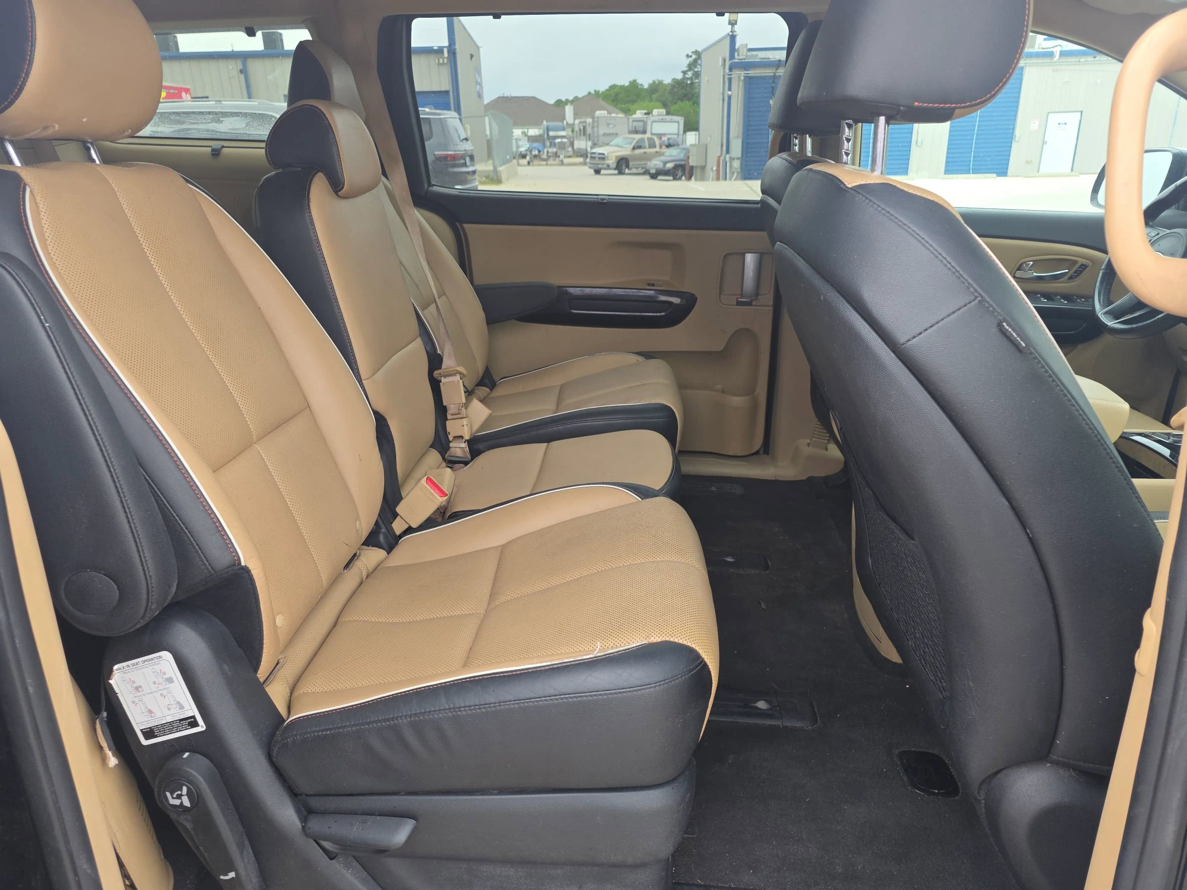 Used 2017 Kia Sedona EX image 21