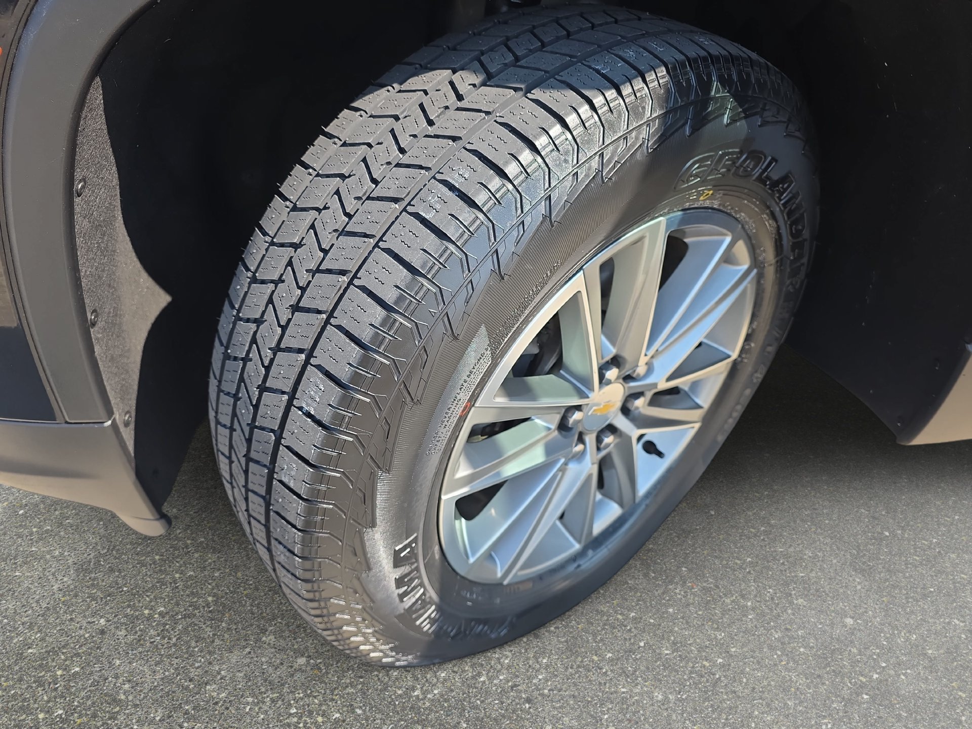 Used 2023 Chevrolet Traverse LT w/ LPO, Floor Liner Package FWD image 30