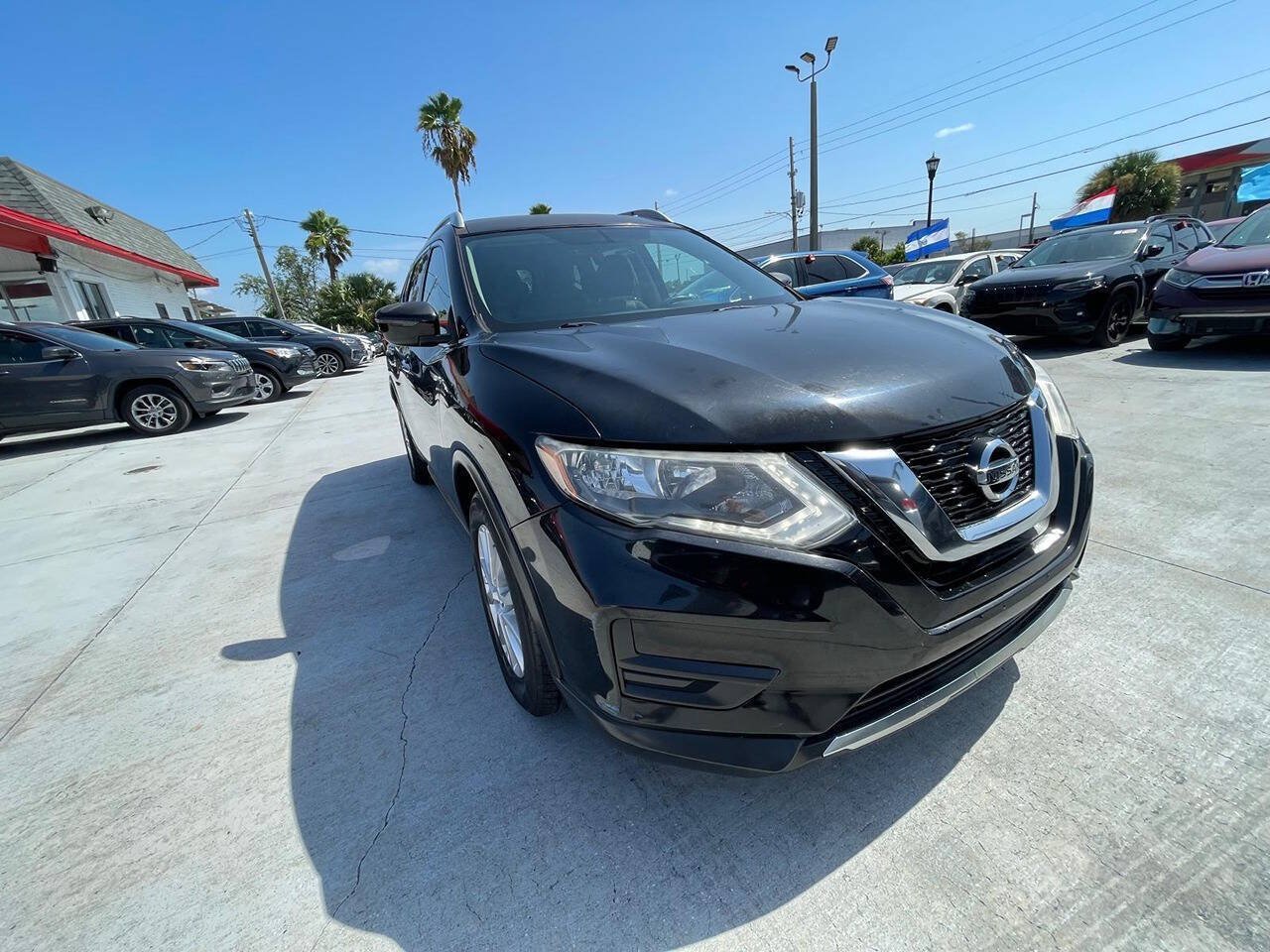 Used 2017 Nissan Rogue SV FWD image 15