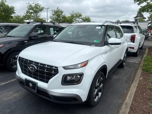 Used 2025 Hyundai Venue SEL FWD image 5