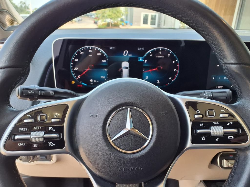 Used 2021 Mercedes-Benz GLB 250 4MATIC image 22