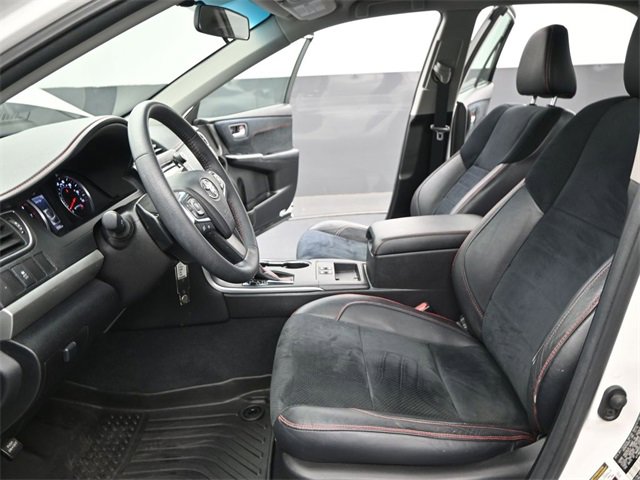 Used 2017 Toyota Camry XSE image 14