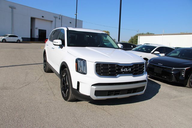 Certified 2025 Kia Telluride S