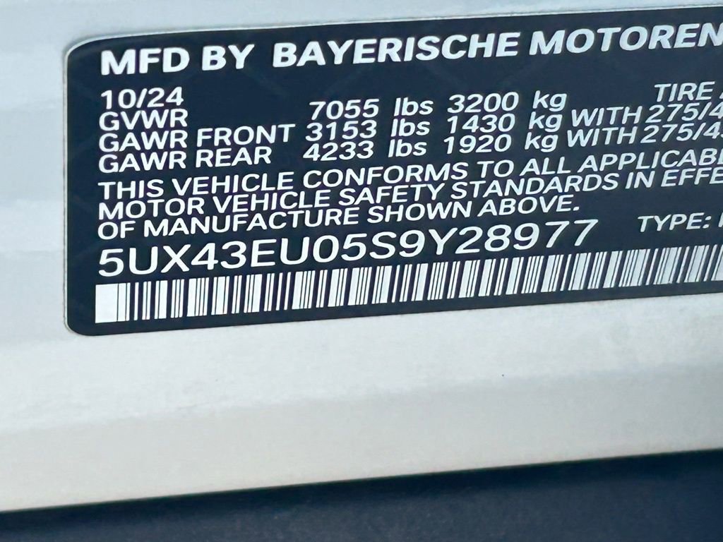 Used 2025 BMW X5 xDrive50e image 41
