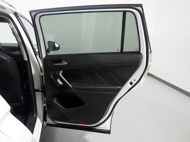 Used 2022 Volkswagen Tiguan SE FWD image 54