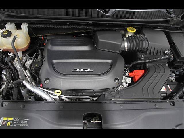 Used 2017 Chrysler Pacifica Touring-L FWD image 23