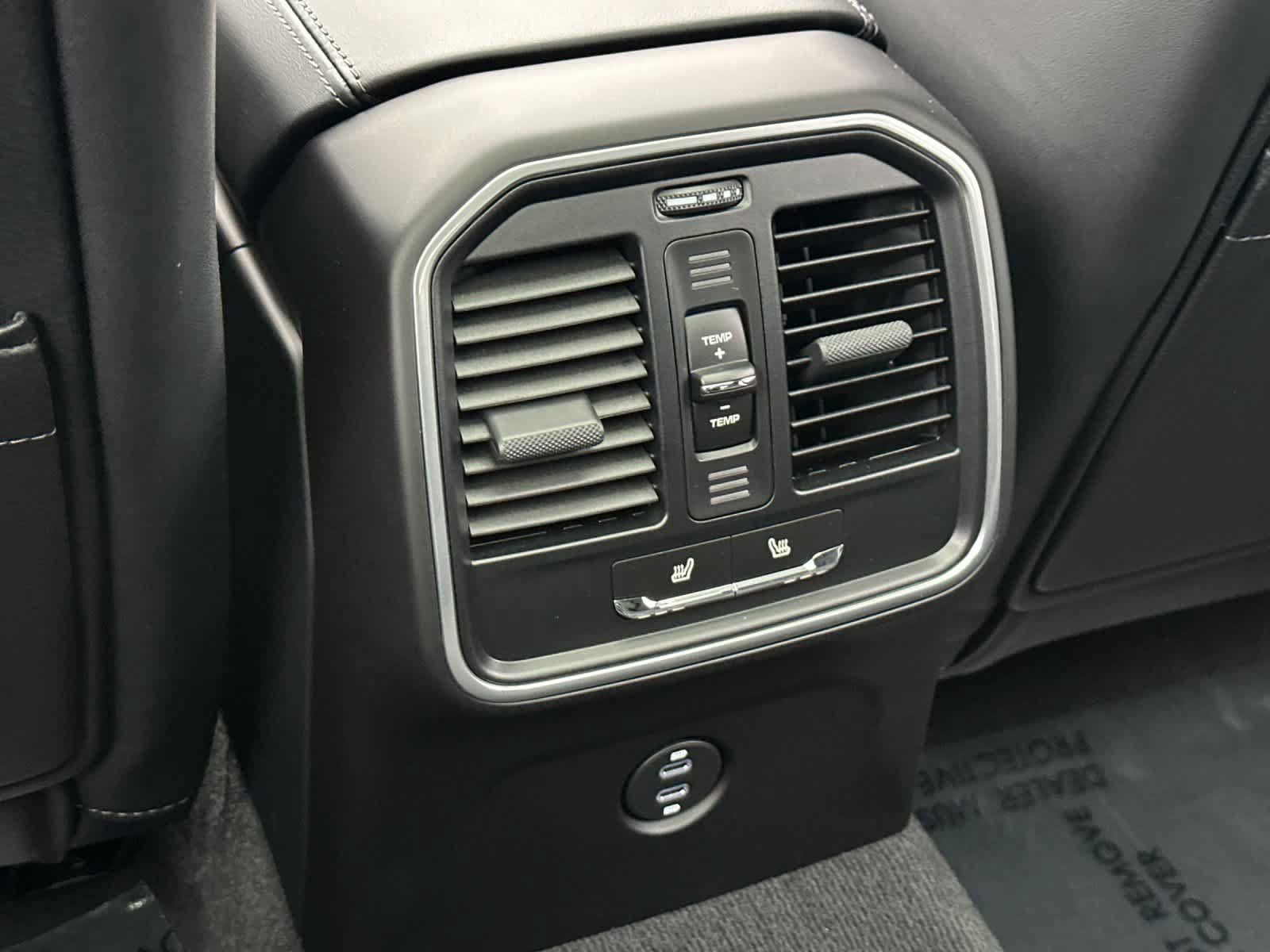 Certified 2025 Porsche Macan GTS AWD/4WD image 13