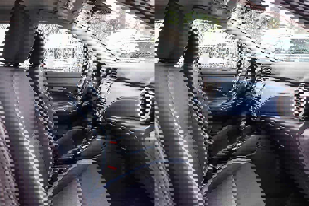 Used 2023 Nissan Versa SV image 17