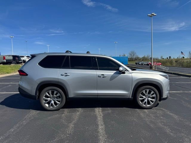 Used 2024 Toyota Grand Highlander Limited image 2