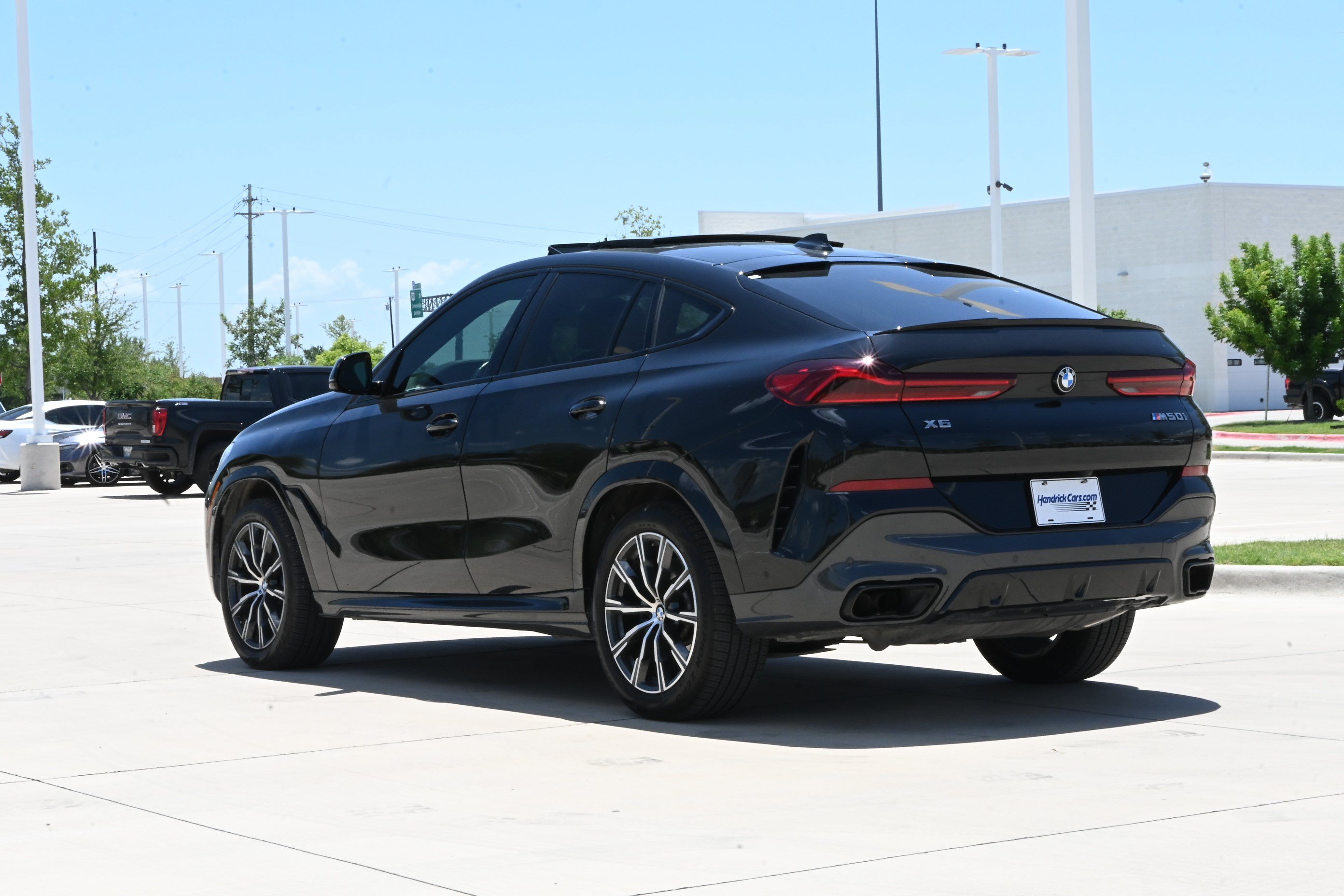 Certified 2022 BMW X6 M50i AWD/4WD image 7