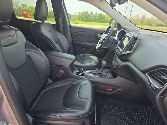 Used 2020 Jeep Cherokee Trailhawk w/ Cold Weather Group image 32