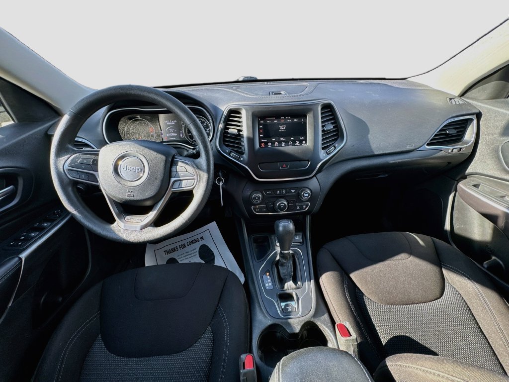Used 2020 Jeep Cherokee Latitude FWD image 28