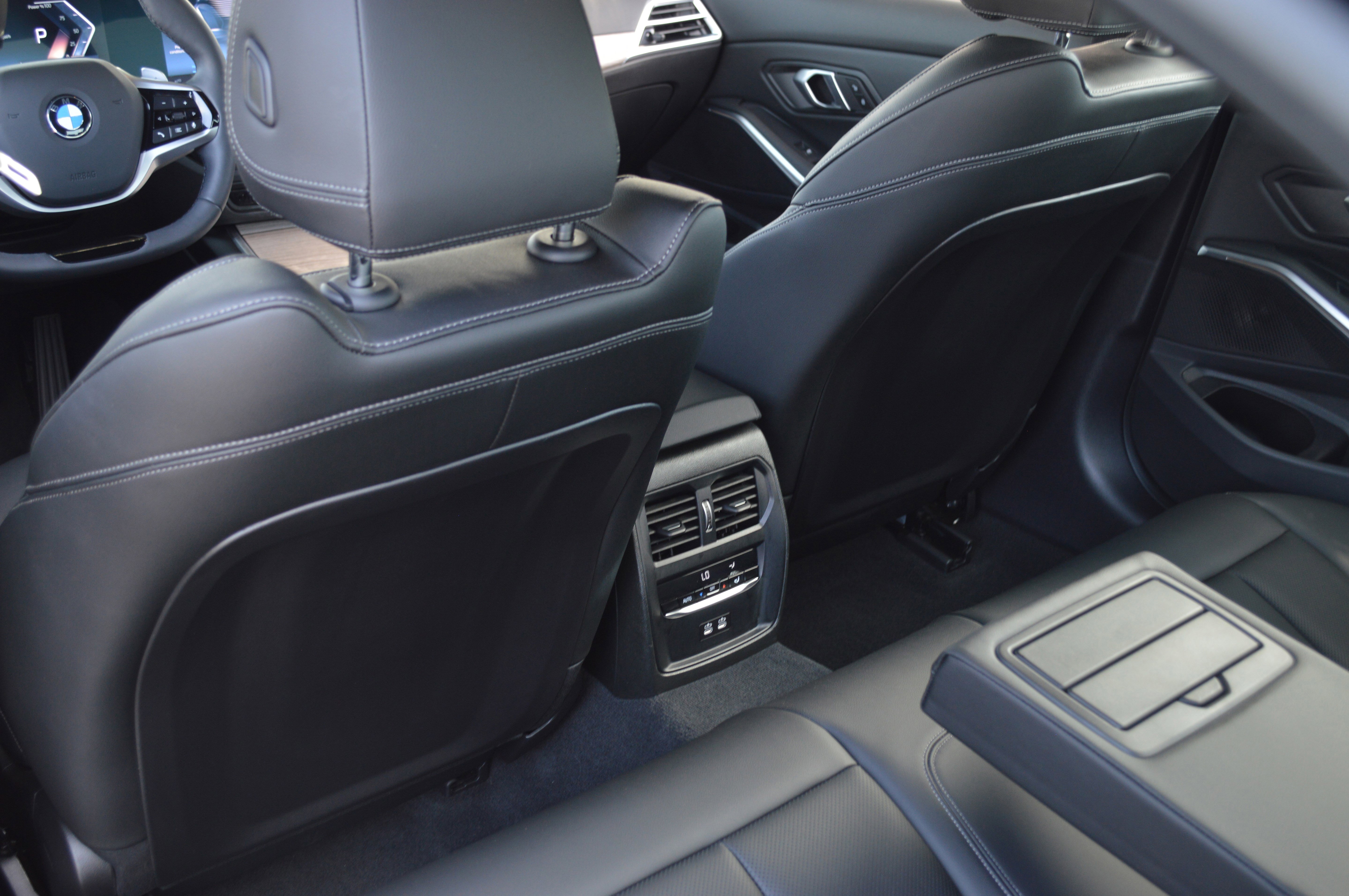 Certified 2025 BMW 330i Sedan RWD image 29