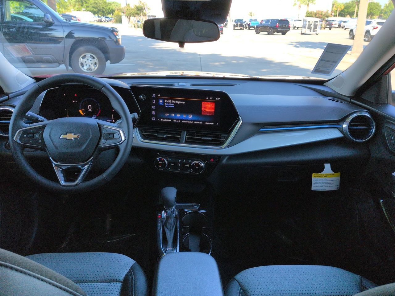 Used 2026 Chevrolet Trax LT w/ LT Convenience Package FWD image 21