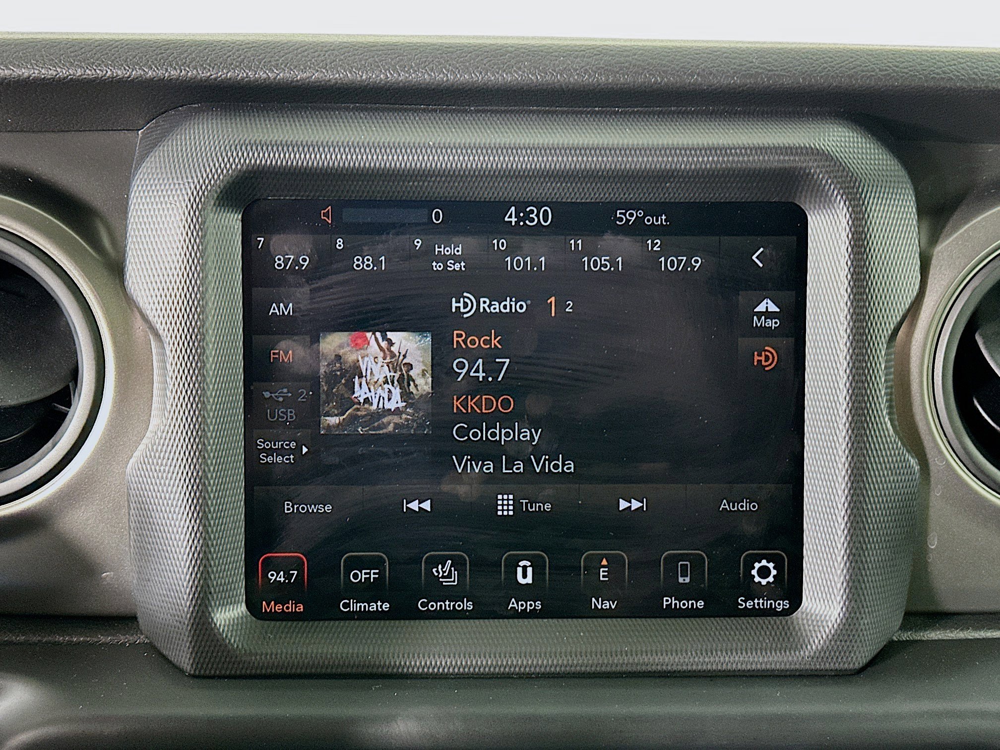 Used 2023 Jeep Wrangler Unlimited w/ Cold Weather Group image 19