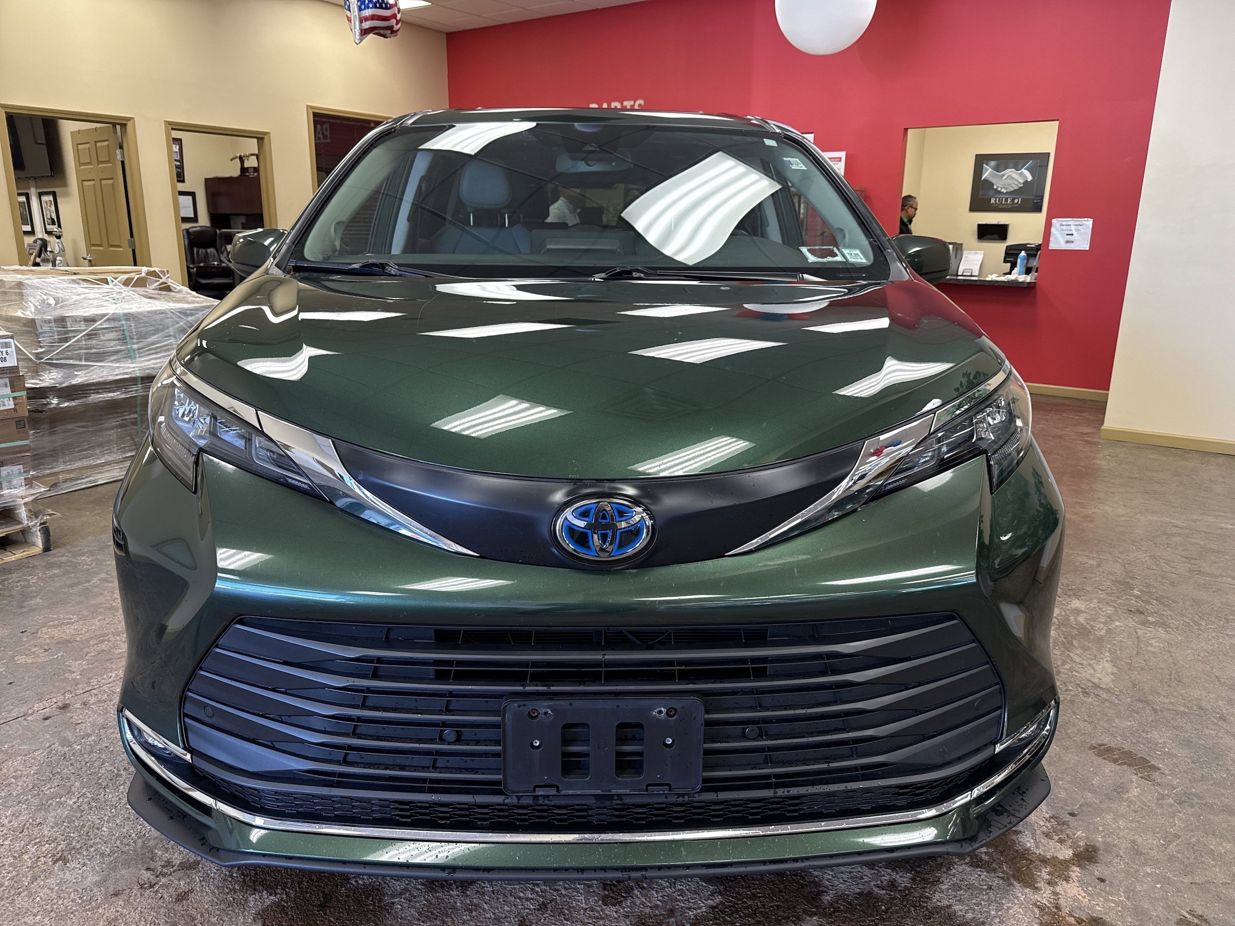 Used 2024 Toyota Sienna XLE w/ XLE Plus Package AWD/4WD video 2