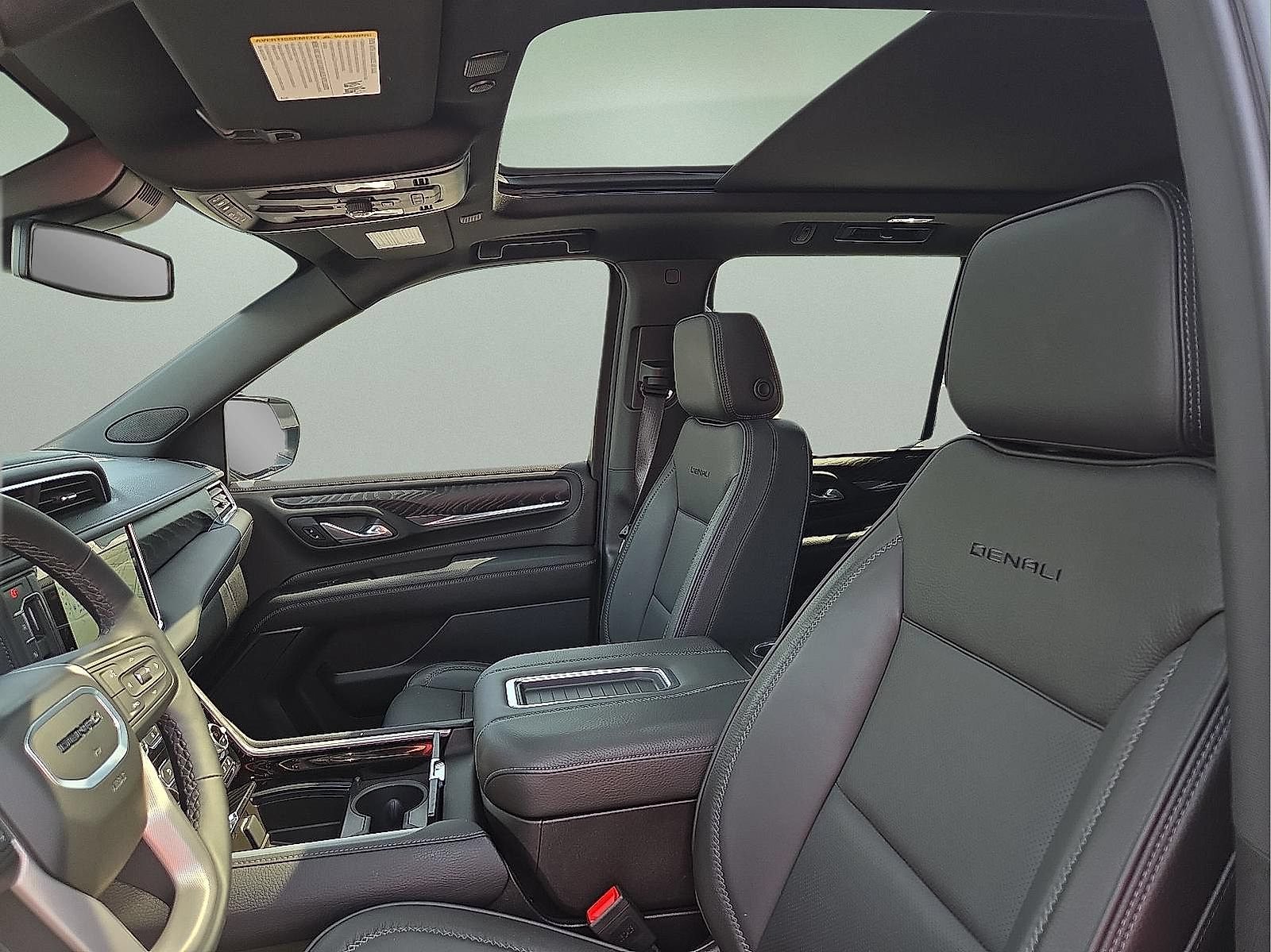 Certified 2024 GMC Yukon Denali AWD/4WD image 9