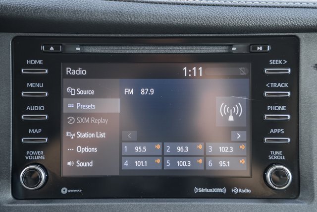 Used 2020 Toyota Sienna XLE image 23