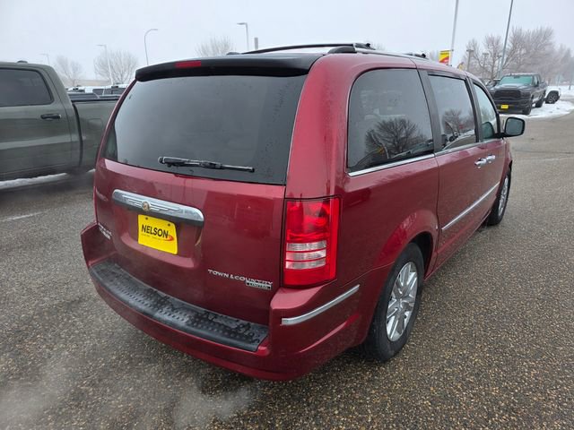 Used 2010 Chrysler Town & Country Limited w/ Trailer Tow Group image 8