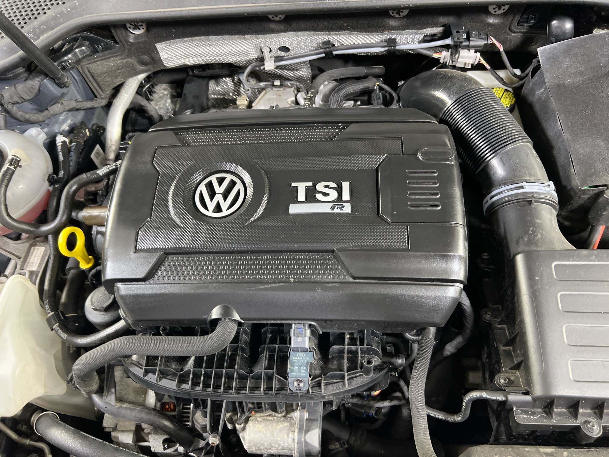 Used 2017 Volkswagen Golf R 4-Door AWD/4WD image 29