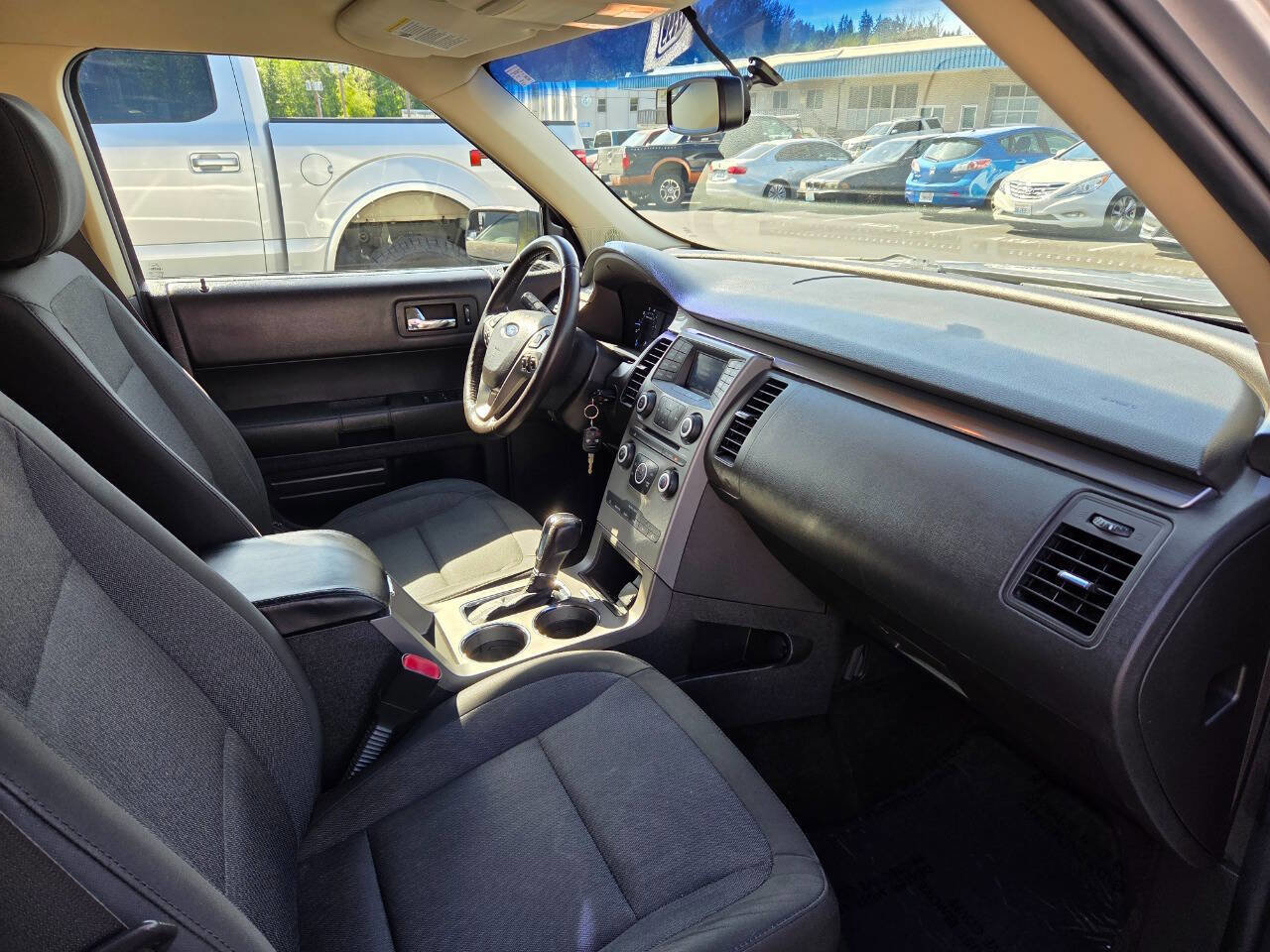Used 2017 Ford Flex SE FWD image 16
