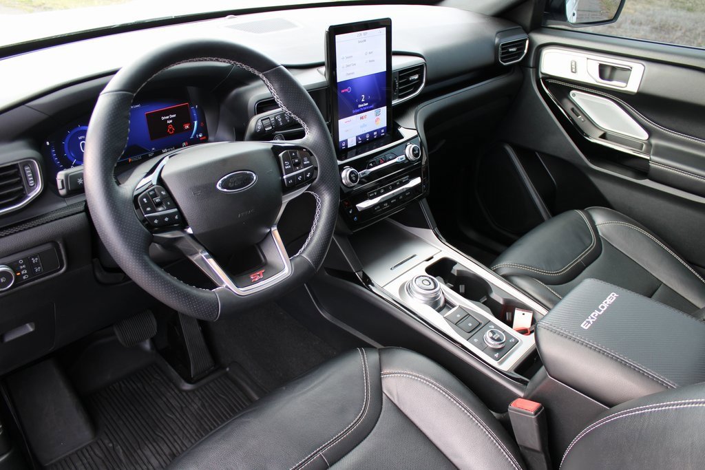 Used 2022 Ford Explorer ST w/ Equipment Group 401A image 2