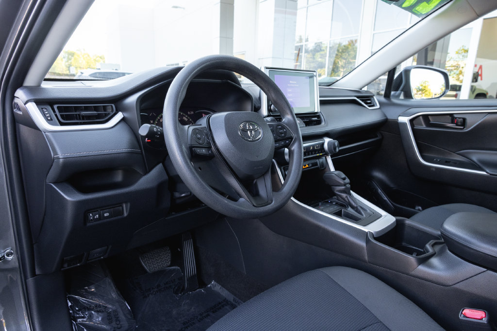 Certified 2023 Toyota RAV4 LE FWD image 10