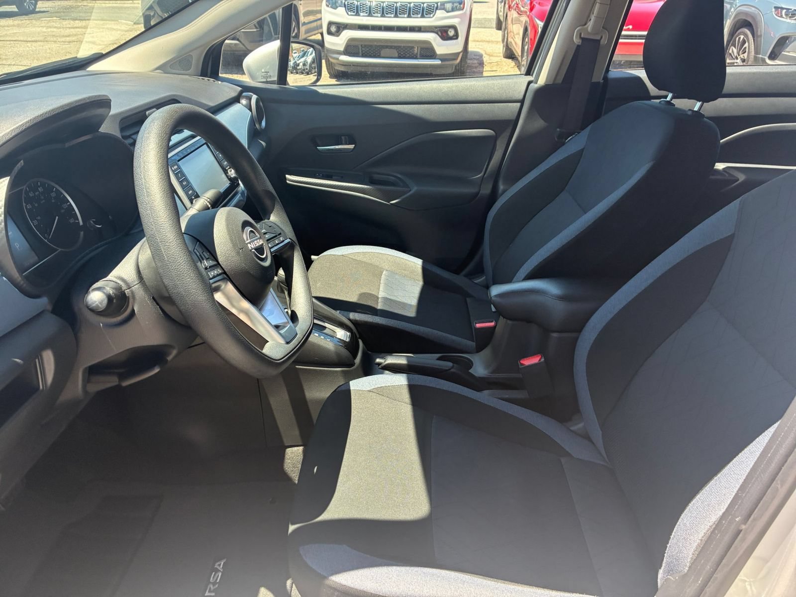 Used 2025 Nissan Versa SV FWD image 22