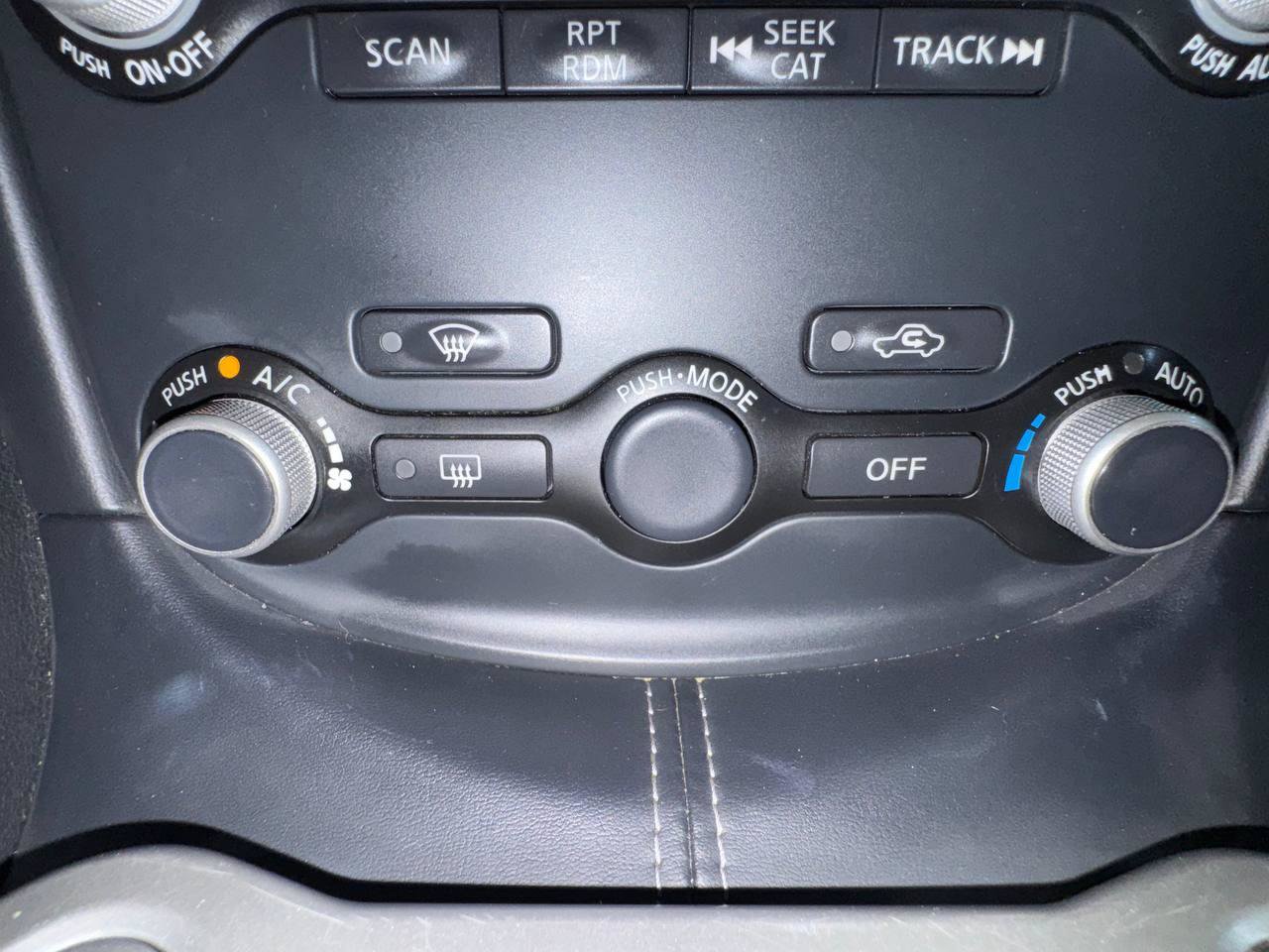 Used 2016 Nissan 370Z Touring RWD image 25