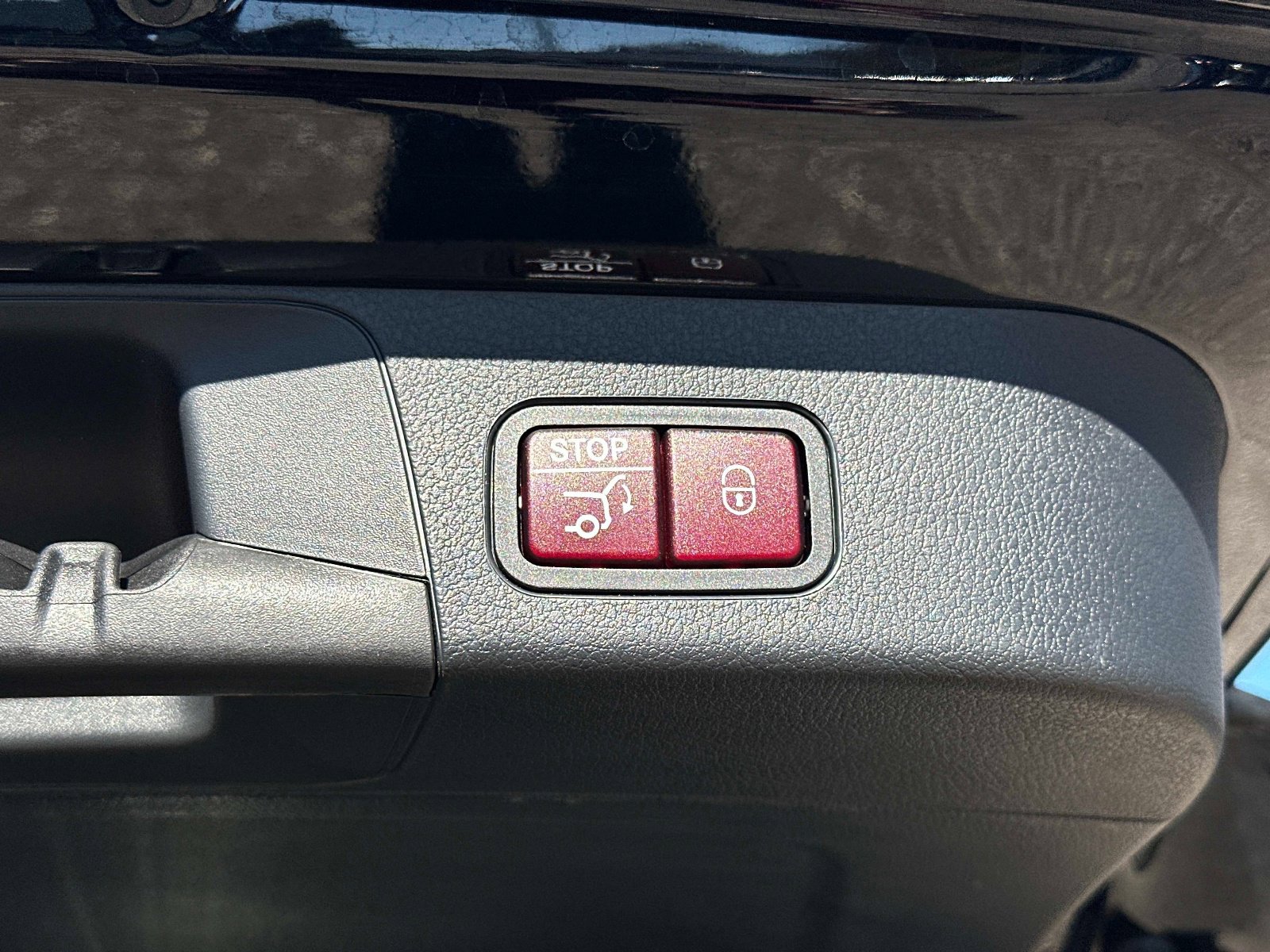 Certified 2025 Mercedes-Benz GLB 250 image 11