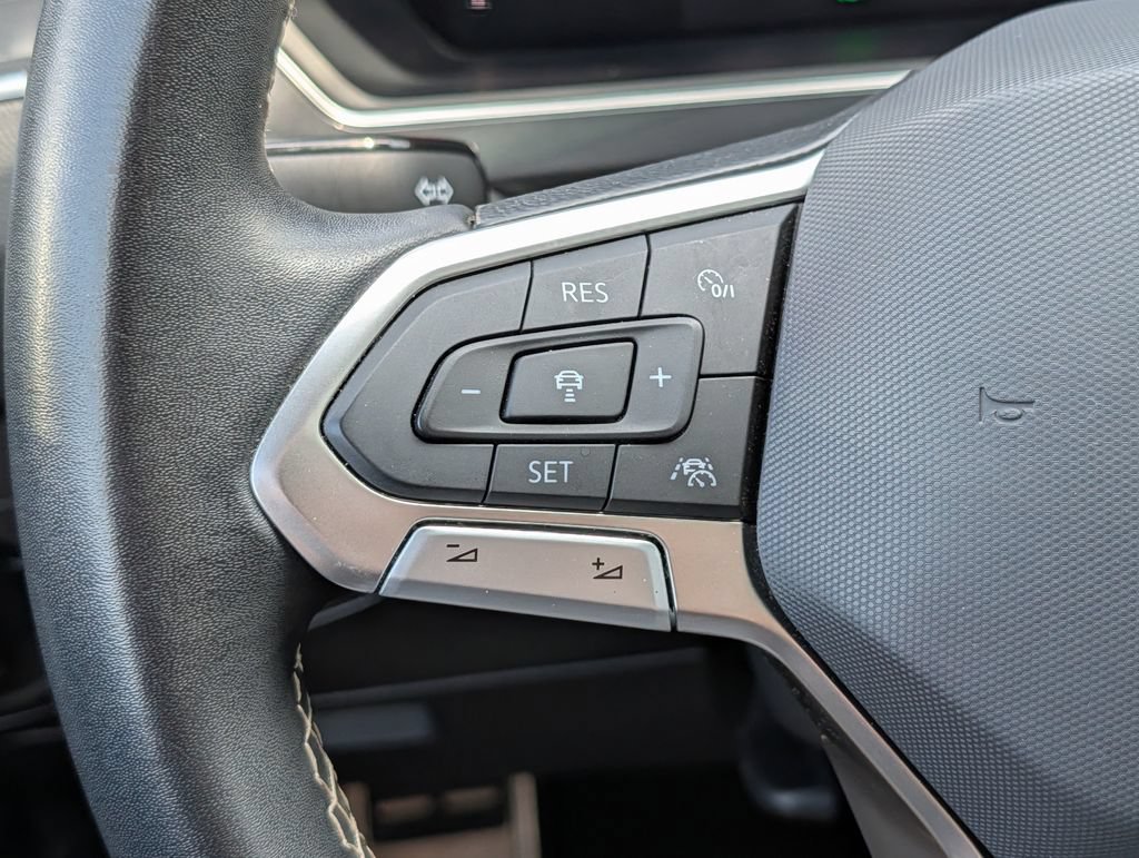 Used 2023 Volkswagen Tiguan SE R-Line AWD/4WD image 26