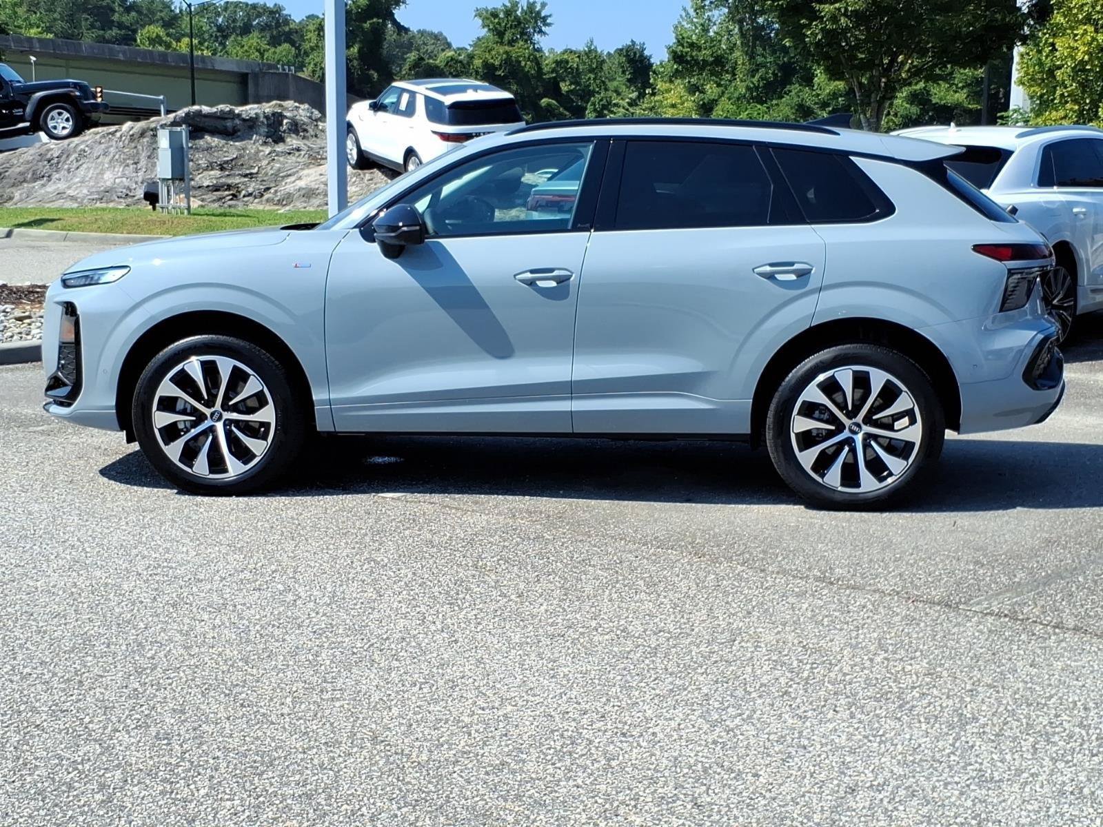 New 2026 Audi Q3 quattro 2.0T AWD/4WD image 3