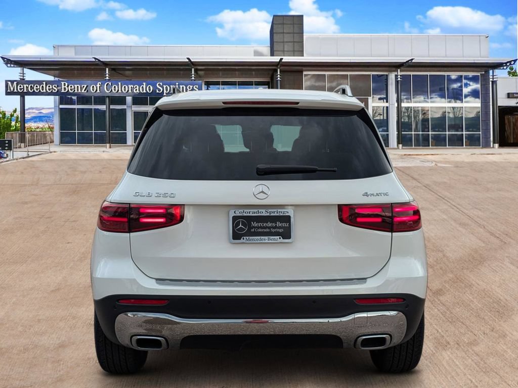 New 2026 Mercedes-Benz GLB 250 4MATIC image 6