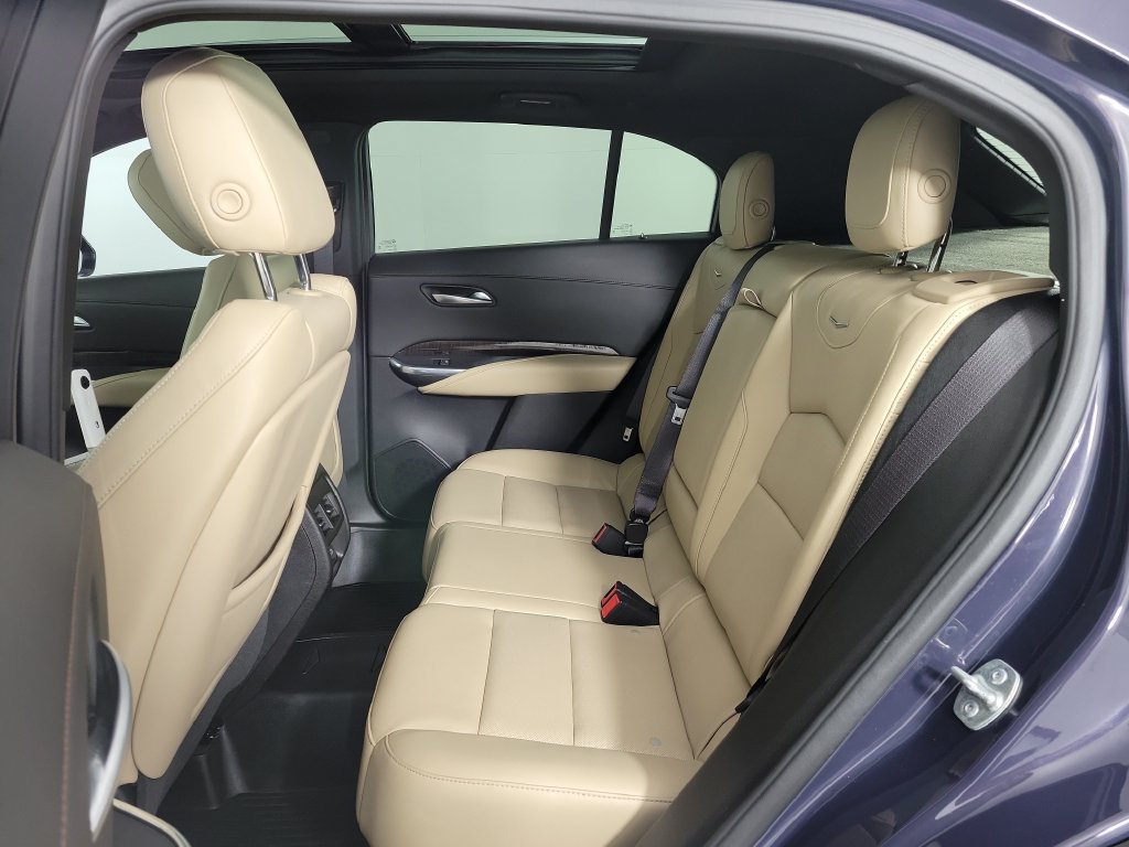 Used 2025 Cadillac XT4 Premium Luxury FWD image 12