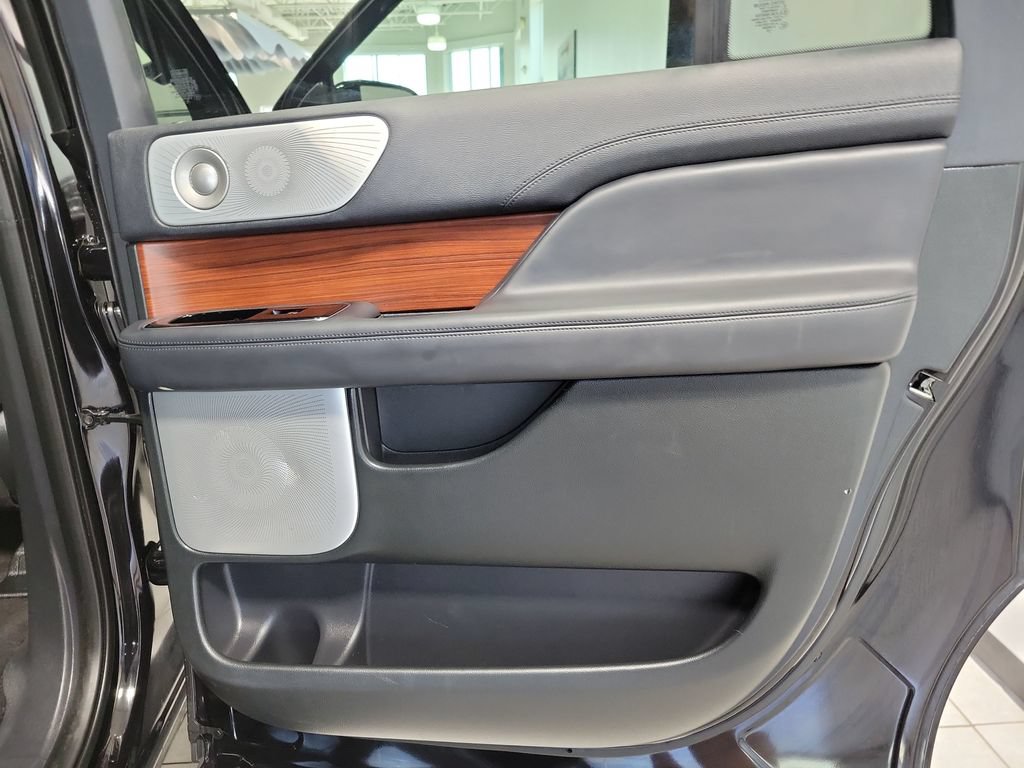 Used 2024 Lincoln Navigator L Reserve AWD/4WD image 21