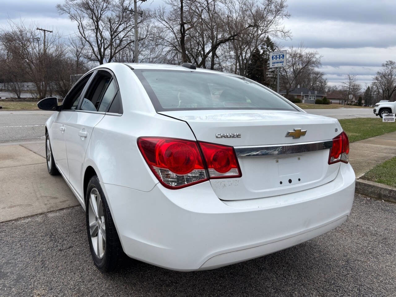Used 2015 Chevrolet Cruze LT image 14