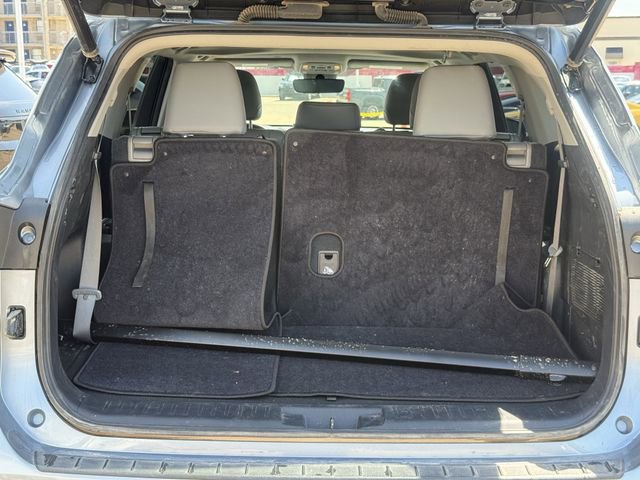 Used 2022 Toyota Highlander XLE FWD image 33