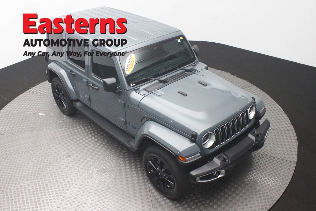 Used 2025 Jeep Wrangler Unlimited Sahara image 3